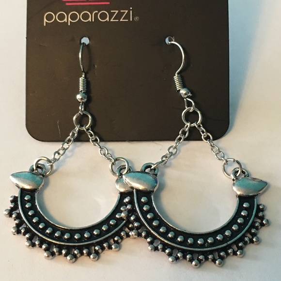 Paparazzi Jewelry - Paparazzi Earrings ONLY $5